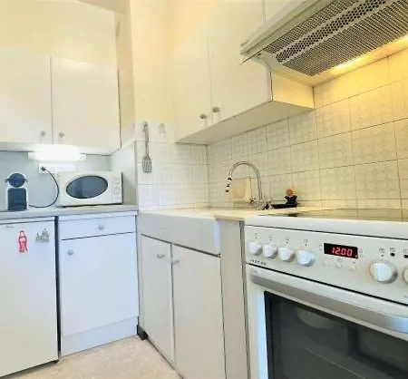 Fonctionnel Proche Thermes Apartman *